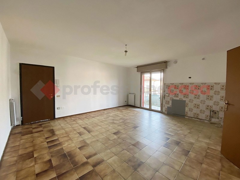 Trilocale in Vendita a Osio Sotto, 89'000&euro;, 80 m², con Box