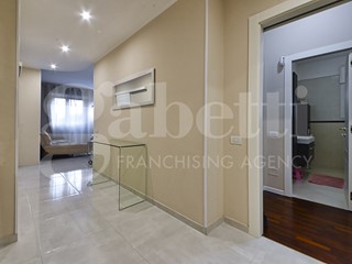 Quadrilocale in Vendita a Monza, 435'000&euro;, 126 m², con Box