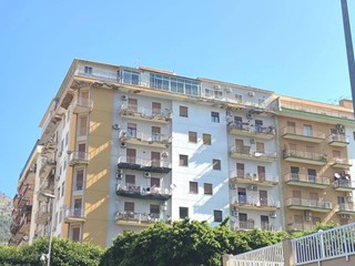 Quadrilocale in Vendita a Palermo, 210'000&euro;, 145 m²