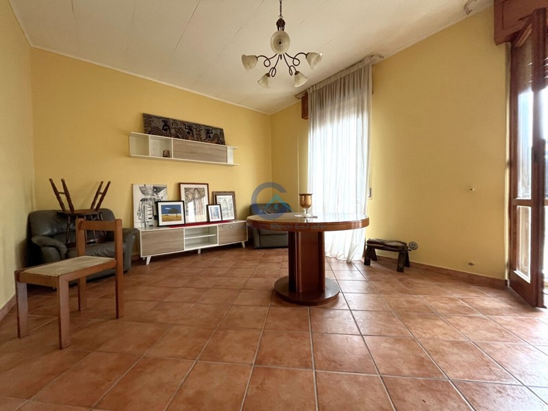Quadrilocale in Vendita a Catanzaro, zona Fortuna, 85'000&euro;, 105 m²