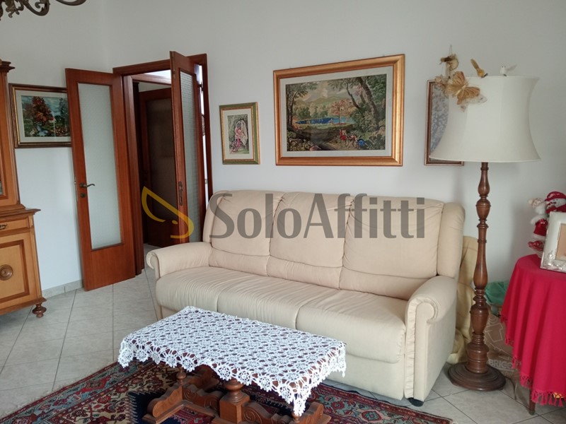 Appartamento in Affitto a Falconara Marittima, zona Centro, 700&euro;, 120 m²