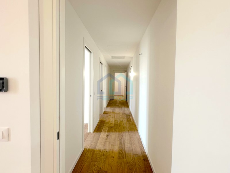 Appartamento in Vendita a Savona, 410'000&euro;, 128 m²