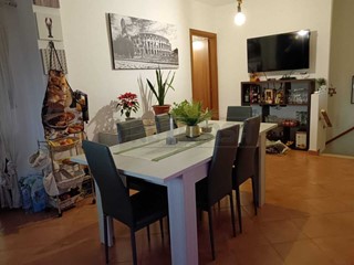 Trilocale in Vendita a Fiumicino, 175'000&euro;, 100 m²