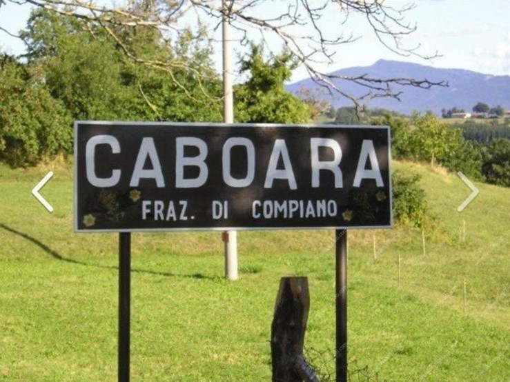 Appartamento in Vendita a Compiano, 79'000&euro;, 205 m²