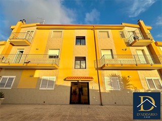 Appartamento in Vendita a Leporano, 150'000&euro;, 209 m²