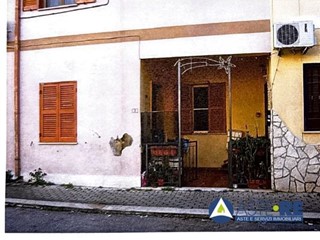 Appartamento in Vendita a Latina, 87'307&euro;, 139 m²
