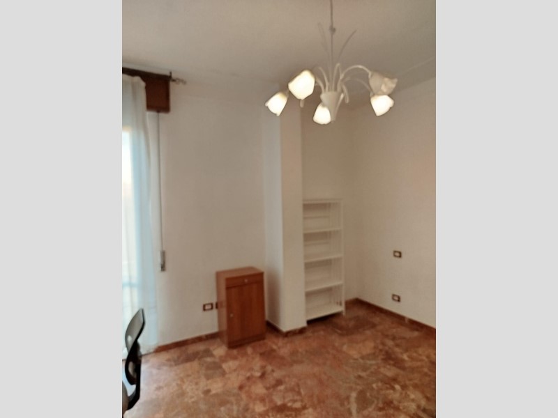 Appartamento in Affitto a Pisa, 290&euro;, 120 m², arredato