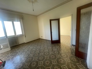 Appartamento in Affitto a Lucca, zona Sant'Anna, 830&euro;, 100 m², con Box