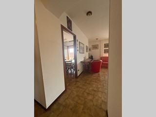 Appartamento in Vendita a Empoli, zona Serravalle, 220'000&euro;, 95 m², con Box