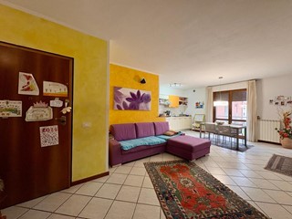 Trilocale in Vendita a Castelfiorentino, 146'000&euro;, 82 m², con Box