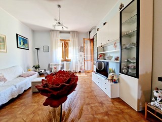 Quadrilocale in Vendita a Campi Bisenzio, 295'000&euro;, 100 m², con Box