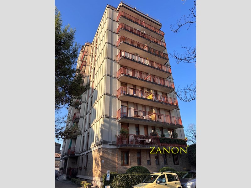 Quadrilocale in Vendita a Gorizia, 120'000&euro;, 115 m²