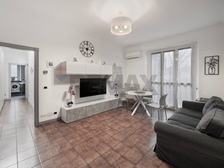 Trilocale in Vendita a Cavenago di Brianza, 109'000&euro;, 80 m²