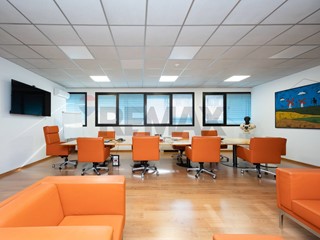 Appartamento in Vendita a Cernusco sul Naviglio, 800'000&euro;, 850 m²