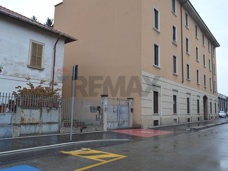 Trilocale in Vendita a Monza, 150'000&euro;, 102 m²