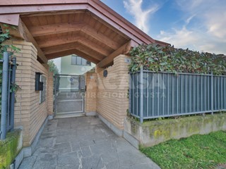 Trilocale in Vendita a Cornate d'Adda, 258'000&euro;, 133 m²