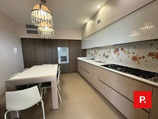 Appartamento in Vendita a Caserta, 345'000&euro;, 130 m²
