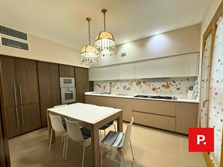 Appartamento in Vendita a Caserta, 345'000&euro;, 130 m²