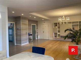 Appartamento in Vendita a Caserta, 420'000&euro;, 180 m²