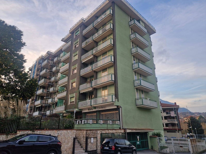 Appartamento in Vendita a Avellino, 95'000&euro;, 135 m²