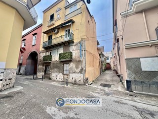 Quadrilocale in Vendita a Sant'Antimo, 69'000&euro;, 90 m²