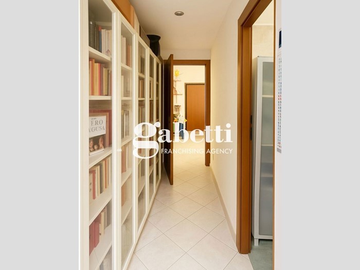 Trilocale in Vendita a Roma, 275'000&euro;, 84 m²