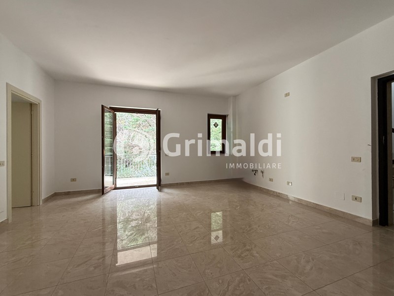 Trilocale in Vendita a Salerno, 240'000&euro;, 79 m²