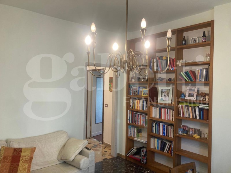 Appartamento in Affitto a Verona, 1'300&euro;, 140 m², arredato, con Box