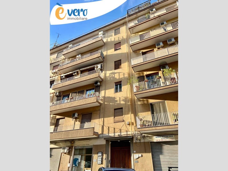 Appartamento in Vendita a Palermo, 259'000&euro;, 200 m²