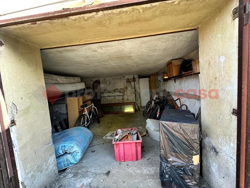 Appartamento in Vendita a Arezzo, 165'000&euro;, 96 m², con Box