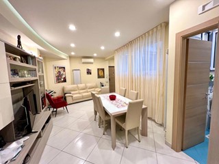 Trilocale in Vendita a Napoli, 295'000&euro;, 76 m²