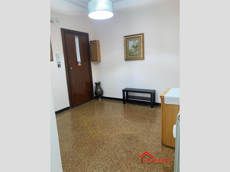 Appartamento in Affitto a Genova, zona Sestri Ponente, 570&euro;, 83 m², arredato