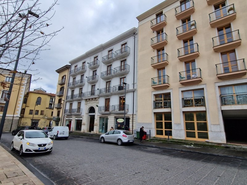 Quadrilocale in Vendita a Avellino, 220'000&euro;, 200 m²