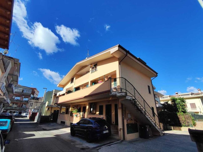 Trilocale in Vendita a Guidonia Montecelio, 115'000&euro;, 70 m²