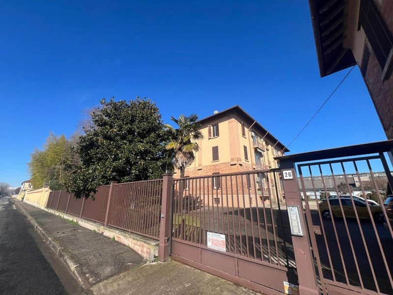 Bilocale in Vendita a Vercelli, 69'000&euro;, 84 m²