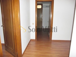 Quadrilocale in Affitto a Padova, zona Sacra Famiglia, 1'000&euro;, 120 m², con Box