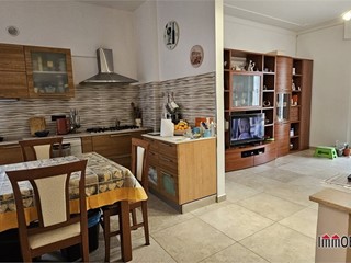 Appartamento in Vendita a Colle di Val D'Elsa, 225'000&euro;, 120 m²