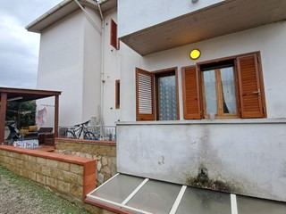 Trilocale in Vendita a Rosignano Marittimo, zona Rosignano Solvay, 135'000&euro;, 70 m²
