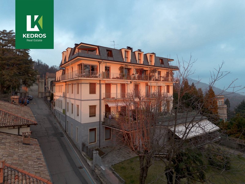 Quadrilocale in Affitto a Varese, 1'600&euro;, 145 m²