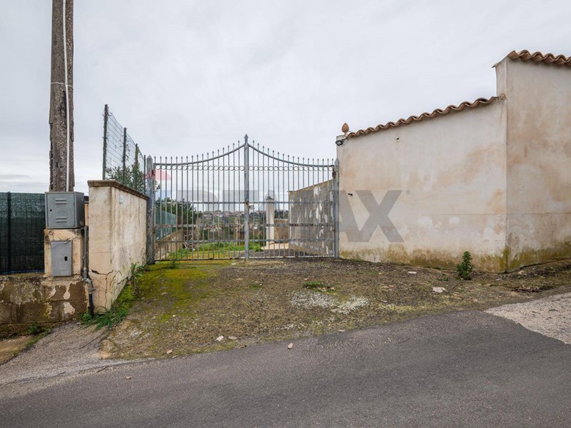 Monolocale in Vendita a Caltagirone, 50'000&euro;, 144 m²