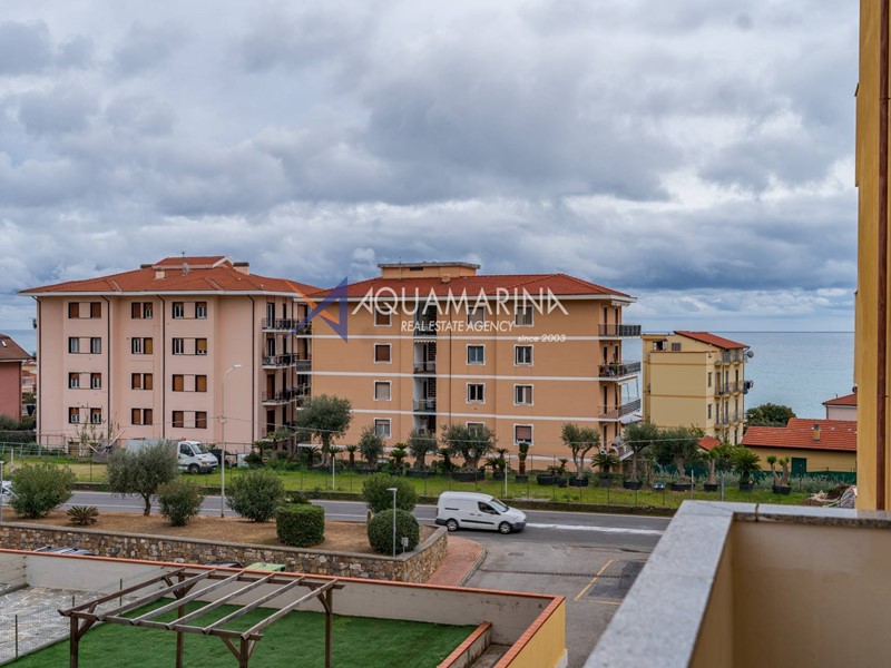 Bilocale in Vendita a Riva Ligure, 138'000&euro;, 40 m²