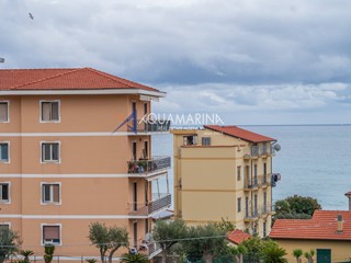 Bilocale in Vendita a Riva Ligure, 138'000&euro;, 40 m²