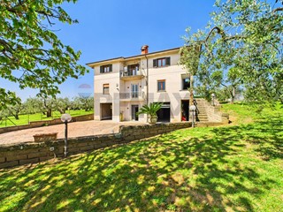 Quadrilocale in Vendita a Formello, 195'000&euro;, 130 m²