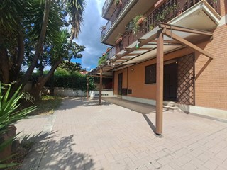 Trilocale in Vendita a Roma, 310'000&euro;, 95 m²