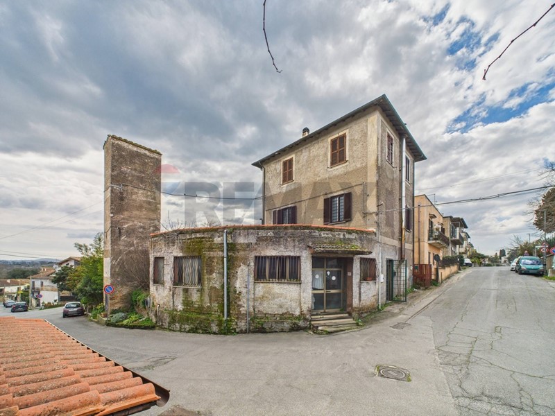 Trilocale in Vendita a Mazzano Romano, 40'000&euro;, 130 m²