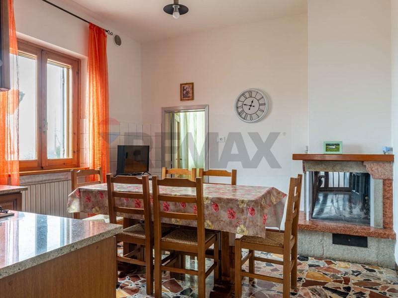 Appartamento in Vendita a Castiglion Fiorentino, 179'900&euro;, 220 m²