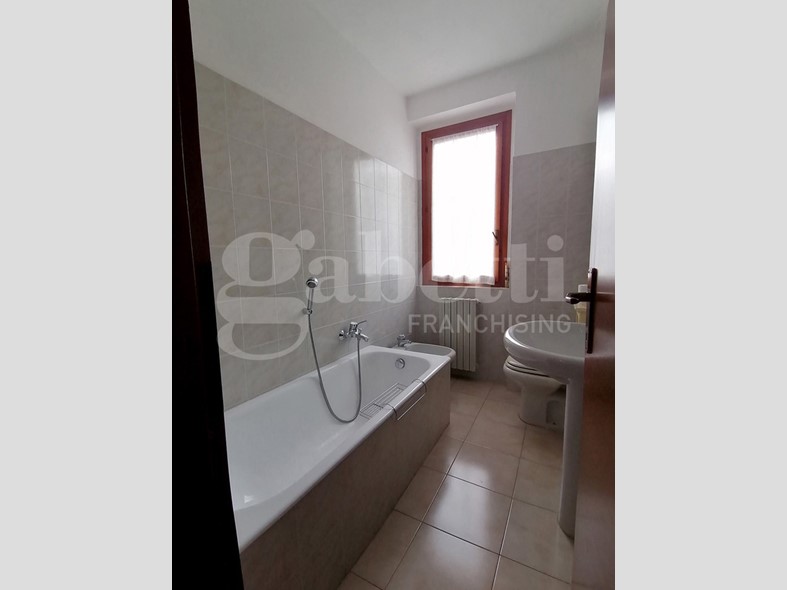 Quadrilocale in Vendita a Asso, 115'000&euro;, 110 m²