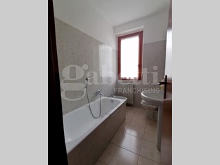 Quadrilocale in Vendita a Asso, 115'000&euro;, 110 m²