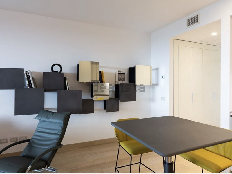 Bilocale in Vendita a Roma, 430'000&euro;, 80 m², arredato