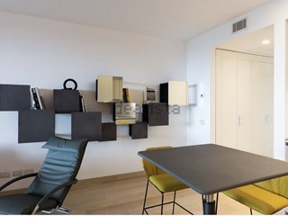 Bilocale in Vendita a Roma, 430'000&euro;, 80 m², arredato